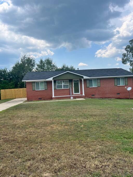 Cozy Brick Ranch Home Owned And Operated By An Army Soldier!! Columbus Esterno foto