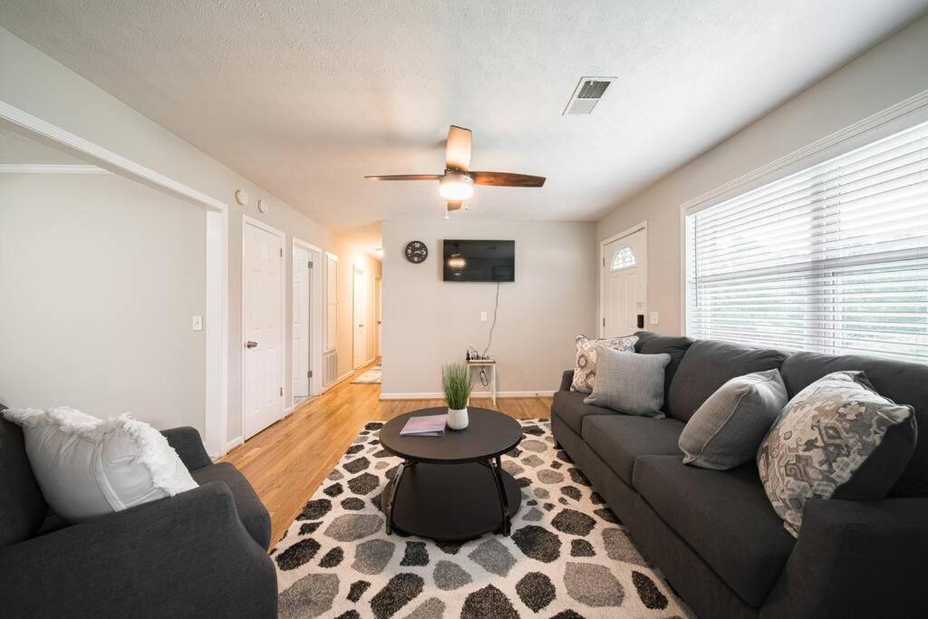 Cozy Brick Ranch Home Owned And Operated By An Army Soldier!! Columbus Esterno foto