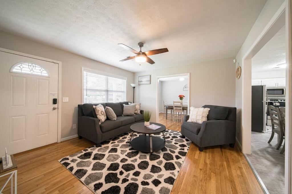 Cozy Brick Ranch Home Owned And Operated By An Army Soldier!! Columbus Esterno foto